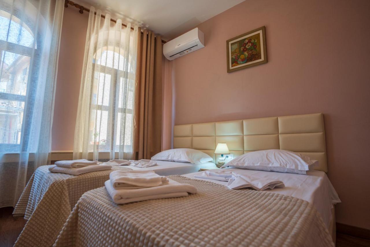 Art Rooms Gjuhadol Shkoder Ngoại thất bức ảnh