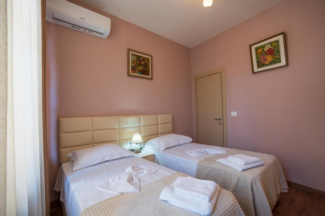 Art Rooms Gjuhadol Shkoder Ngoại thất bức ảnh